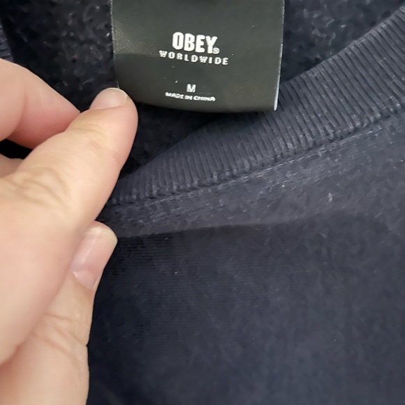 Men’s Obey navy blue crewneck sweater. - Picture 3 of 3